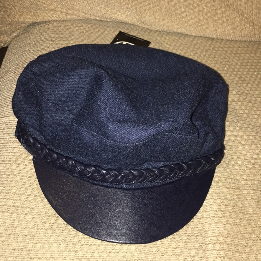 💙NWT Giovannio New York Navy Braided Leather Hat